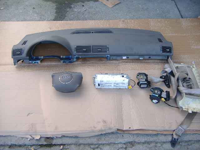 Audi - A4 - Kombi - (2002 - 2004) - Wnętrze / Deska rozdzielcza