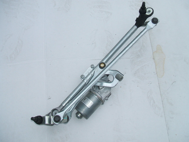 BMW - X1 - (2009 - 2012) - Osprzęt / Mechanizm wycieraczek