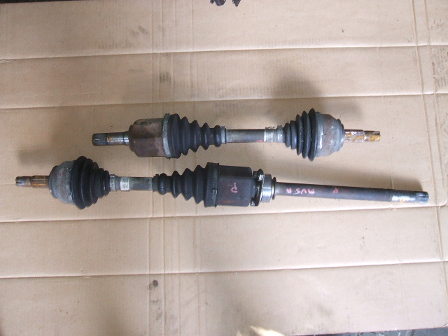 Lancia - Musa - (2004 - 2007) - Napęd / Półoś przednia prawa