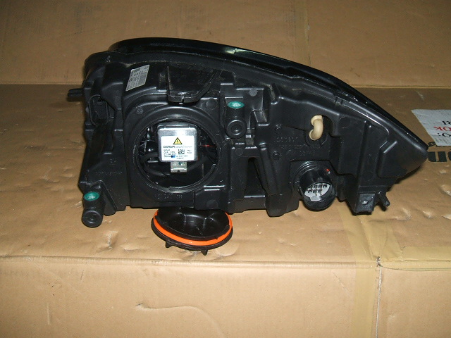 Jaguar - XK - Coupe - (2011-) - Oświetlenie / Lampa przednia  prawa Bixenon