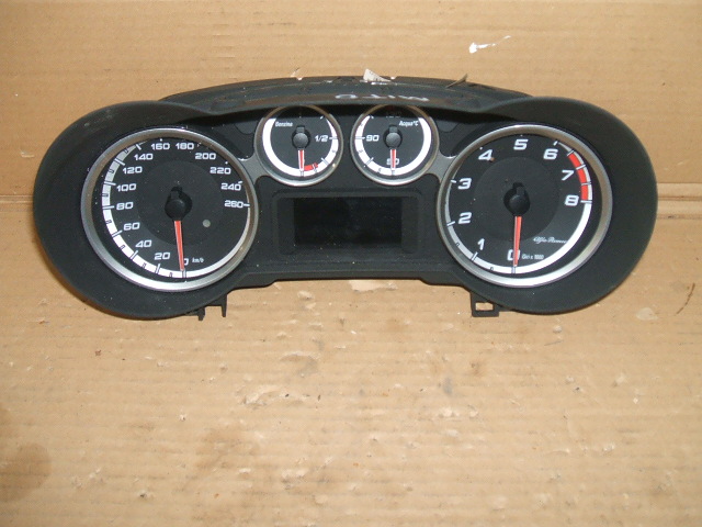 Alfa Romeo - MI.TO - (2008 - 2011) - Wnętrze / Zestaw liczników