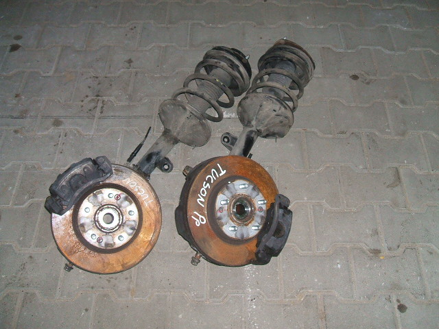 Hyundai - Tucson - (2010 - 2015) - Zawieszenie / McPherson przedni prawy