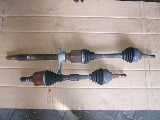 Dodge - Journey - (2008 - 2011) - Napęd / Półoś przednia lewa