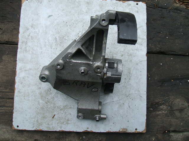 Fiat - Bravo - (2007 - 2010) - Silnik / Poduszki/Łapy