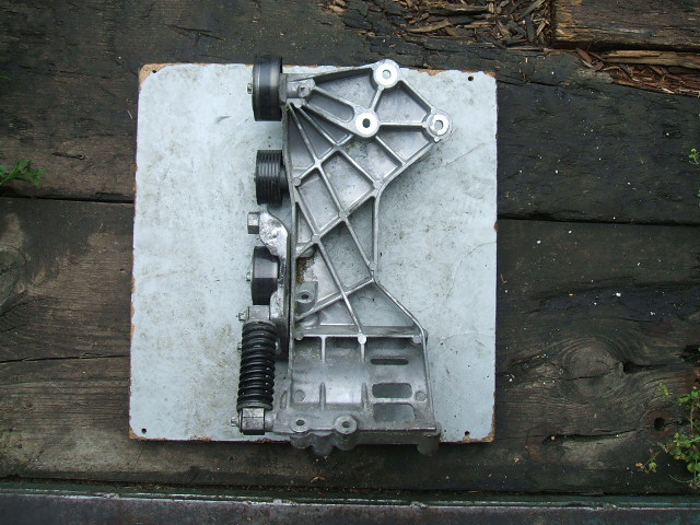 Mercedes-Benz - A-Klasa - W169 - 5 drzwi - (2004 - 2008) - Silnik / Poduszki/Łapy