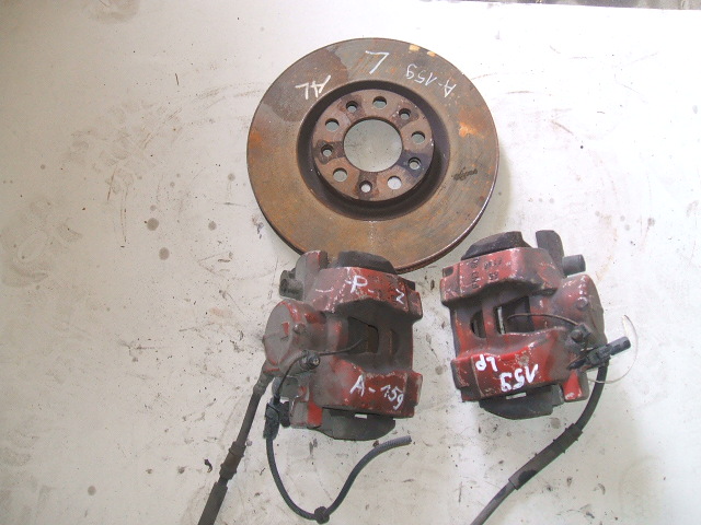 Alfa Romeo - 159 - (2005 - 2008) - Hamulce / Zacisk hamulcowy przedni prawy