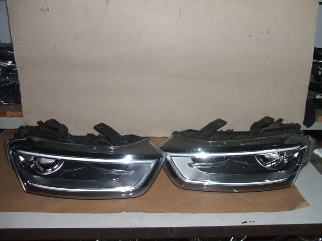 Audi - Q3 - (2011-) - Oświetlenie / Lampa przednia  prawa Bixenon