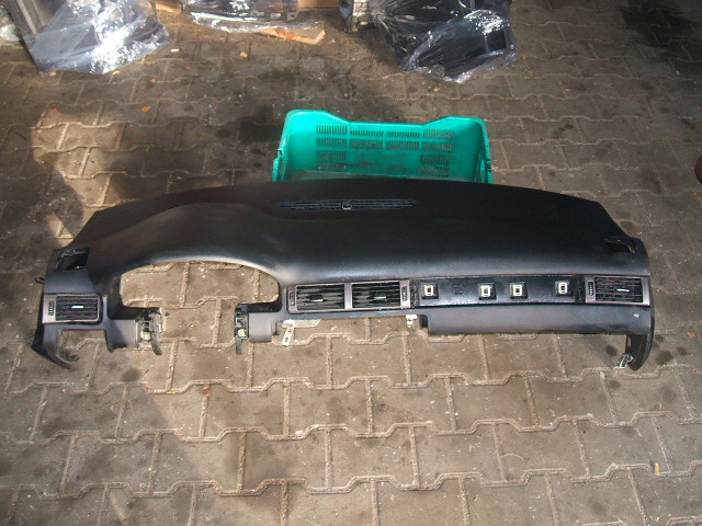 Audi - A6 - Kombi - (2002 - 2004) - Wnętrze / Deska rozdzielcza