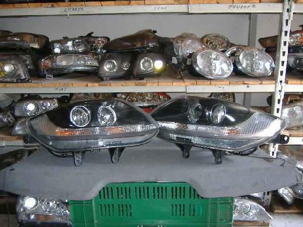 BMW - Z4 - Cabrio - (2002 - 2006) - Oświetlenie / Lampa przednia prawa