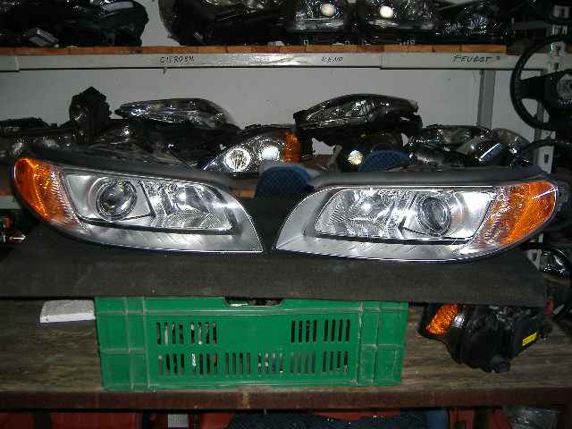 Volvo - S 80 - (2009 - 2011) - Oświetlenie / Lampa przednia  prawa Bixenon