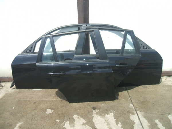 BMW - Seria 3 - E90 - (2005 - 2008) - Karoseria / Drzwi przednie lewe