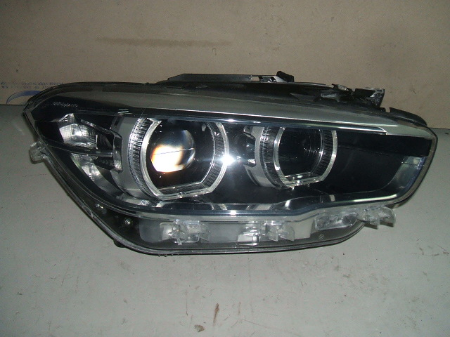 BMW - Seria 1 - F20 - 3 drzwi - (2015-) - Oświetlenie / Lampa przednia prawa