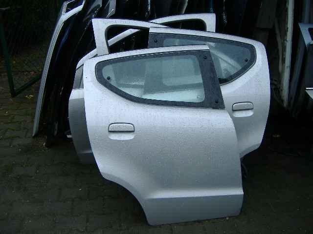 Nissan - Pixo - (2009-) - Karoseria / Drzwi przednie prawe