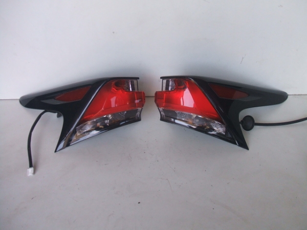 Lexus - LX - (2015-) - Oświetlenie / Lampa tylna  prawa