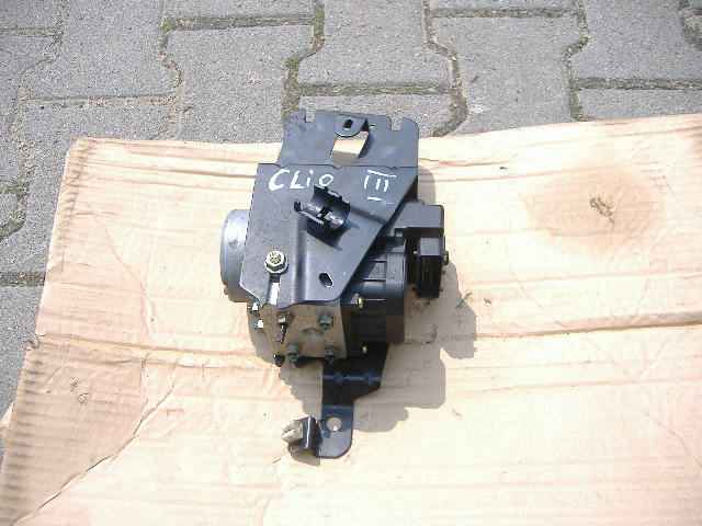 Renault - Clio - 5 drzwi - (1998 - 2001) - Hamulce / Pompa ABS
