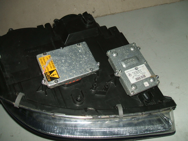 Mercedes-Benz - SLK - R171 - (2004 - 2008) - Oświetlenie / Lampa przednia   lewa Xenon