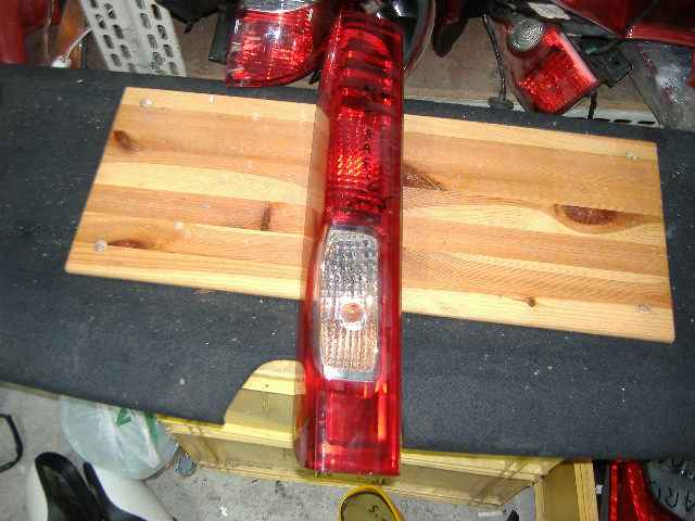 Nissan - Primastar - (2006-) - Oświetlenie / Lampa tylna lewa