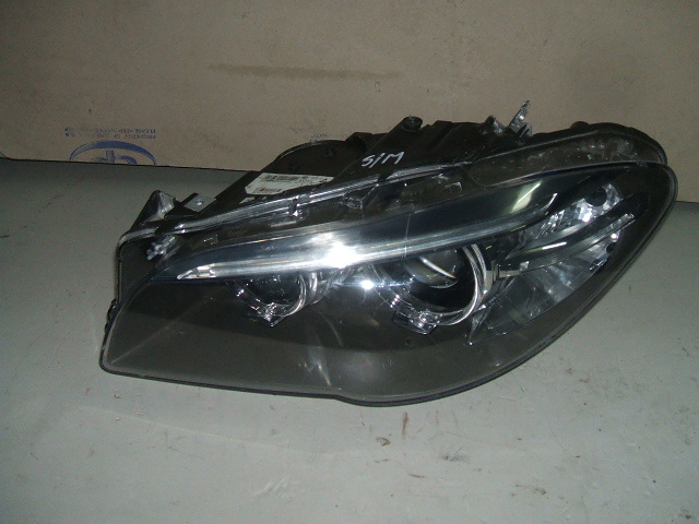 BMW - Seria 5 - F11 - Kombi - (2013 - 2017) - Oświetlenie / Lampa przednia  lewa Bixenon