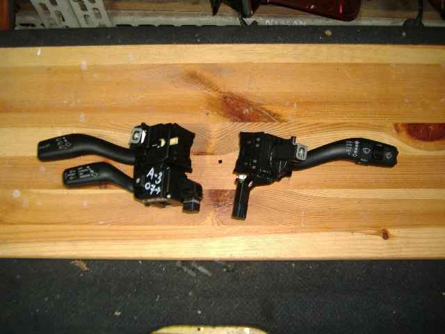 Audi - A3 - 5 drzwi - (2008 - 2012) - Wnętrze / Włącznik kierunkowskazów