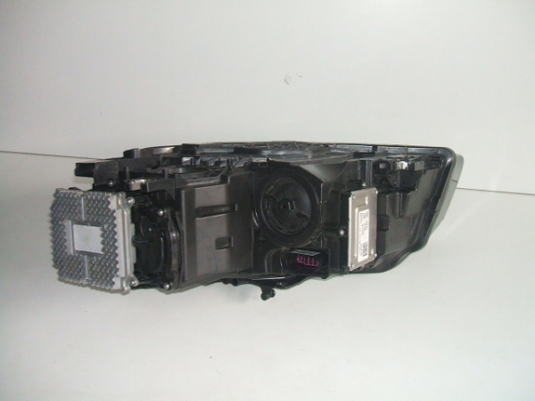 Audi - A8 - (2013-) - Oświetlenie / Lampa przednia prawa