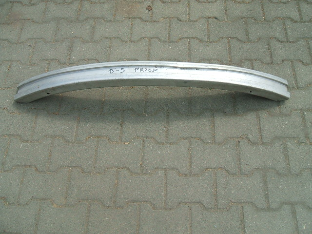 Volkswagen - Passat - Kombi - (2000 - 2005) - Karoseria / Belka zderzaka przedniego