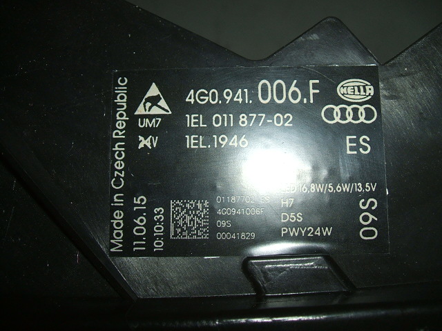 Audi - A6 - Kombi - (2011 - 2018) - Oświetlenie / Lampa przednia  prawa Bixenon