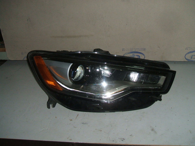 Audi - A6 - (2011 - 2014) - Oświetlenie / Lampa przednia  prawa Bixenon