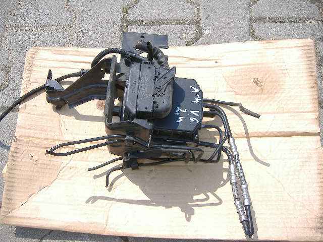 Audi - A4 - Kombi - (2002 - 2004) - Hamulce / Pompa ABS