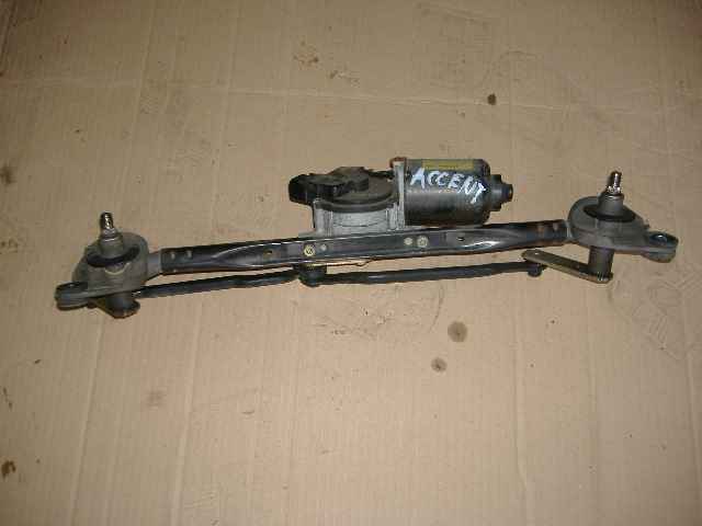 Hyundai - Accent - 4 drzwi - (2006 - 2010) - Osprzęt / Silniczek wycieraczek przednich