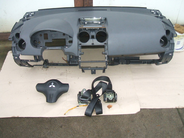 Mitsubishi - Colt - CZC - Cabrio - (2006 - 2009) - Poduszki / Komplet