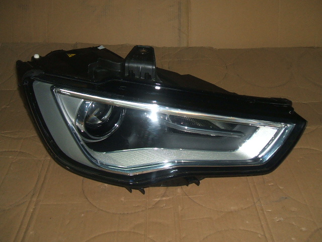 Audi - A3 - 5 drzwi - (2012 - 2016) - Oświetlenie / Lampa przednia  prawa Bixenon