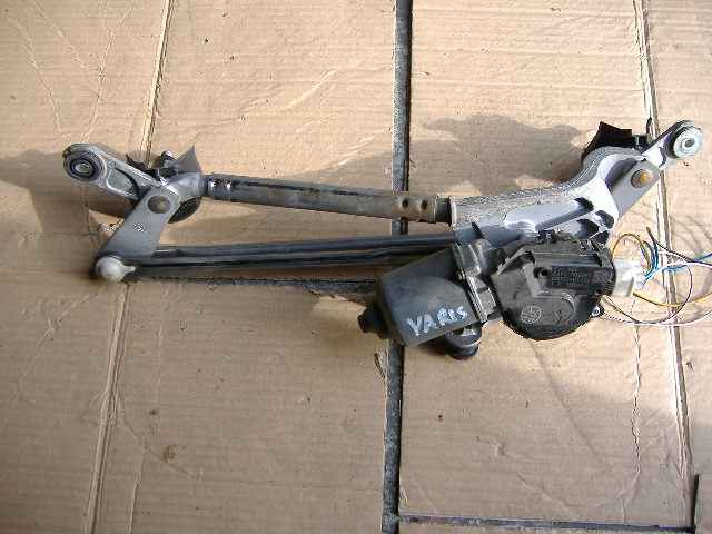 Toyota - Yaris - 5 drzwi - (2009 - 2011) - Osprzęt / Silniczek wycieraczek przednich