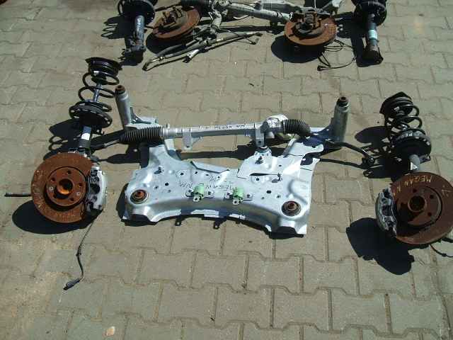 Renault - Megane - Kombi - (2009 - 2012) - Zawieszenie / Zwrotnica lewa