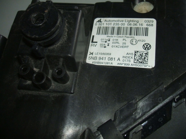 Volkswagen - Tiguan - (2016-) - Oświetlenie / Lampa przednia lewa