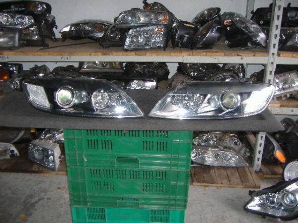 Audi - Q7 - (2005 - 2009) - Oświetlenie / Lampa przednia  prawa Bixenon