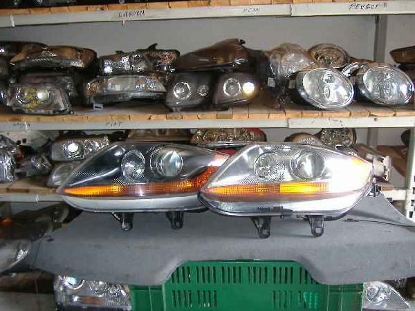 BMW - Z4 - Coupe - (2006 - 2009) - Oświetlenie / Lampa przednia prawa