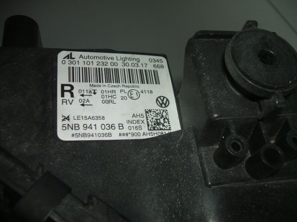 Volkswagen - Tiguan - (2016-) - Oświetlenie / Lampa przednia prawa