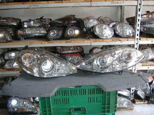 Mercedes-Benz - A-Klasa - W169 - 5 drzwi - (2004 - 2008) - Oświetlenie / Lampa przednia  prawa Bixenon