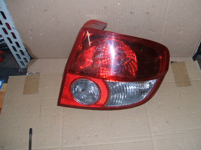 Hyundai - Getz - 3 drzwi - (2005-) - Oświetlenie / Lampa tylna  prawa