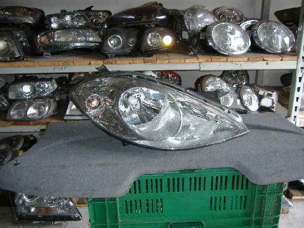 Mercedes-Benz - A-Klasa - W169 - 3 drzwi - (2004 - 2008) - Oświetlenie / Lampa przednia prawa