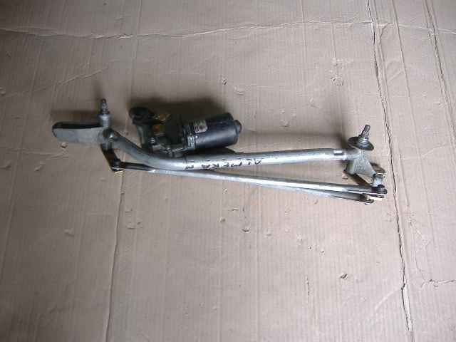 Nissan - Almera - 4 drzwi - (2000 - 2002) - Osprzęt / Mechanizm wycieraczek