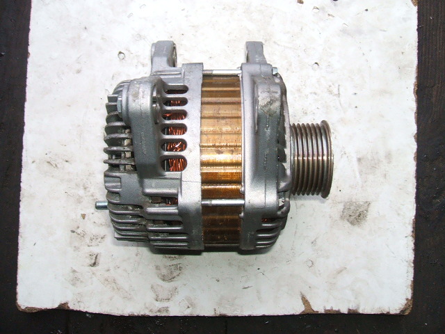 Nissan - Cube - (2010-) - Silnik / Alternator