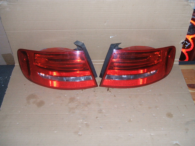 Audi - A4 - Kombi - (2008 - 2012) - Oświetlenie / Lampa tylna lewa