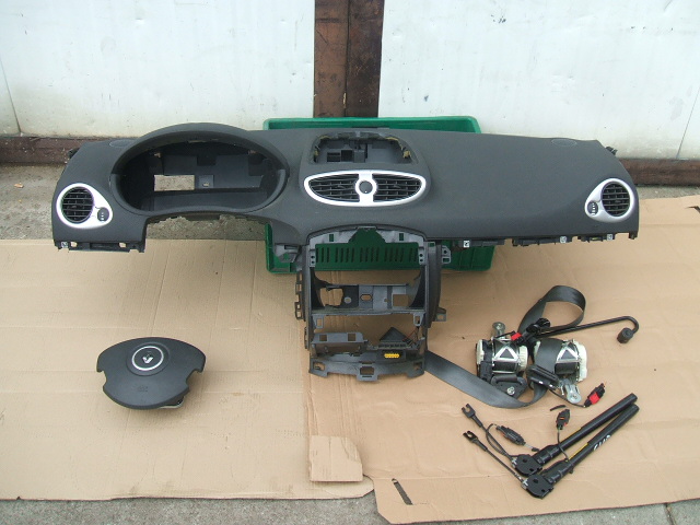 Renault - Clio - Kombi - (2008 - 2013) - Poduszki / Komplet