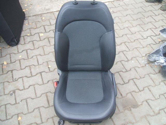 Hyundai - ix35 - (2010 - 2013) - Fotele / Komplet