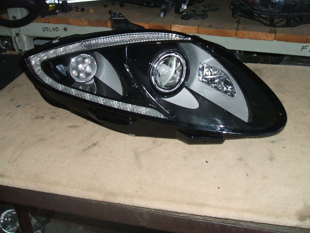 Jaguar - XK - Cabrio - (2006 - 2011) - Oświetlenie / Lampa przednia  prawa Bixenon