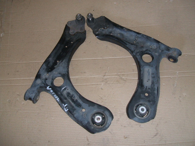 Seat - Ibiza - Kombi - (2010 - 2012) - Zawieszenie / Wahacz przedni lewy