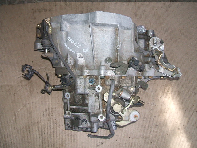 Nissan - Primera - 5 drzwi - (2005 - 2007) - Skrzynia / Ręczna  6-biegowa