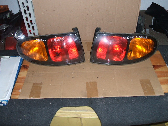 Daewoo - Lanos - 5 drzwi - (1997 - 2000) - Oświetlenie / Lampa tylna lewa