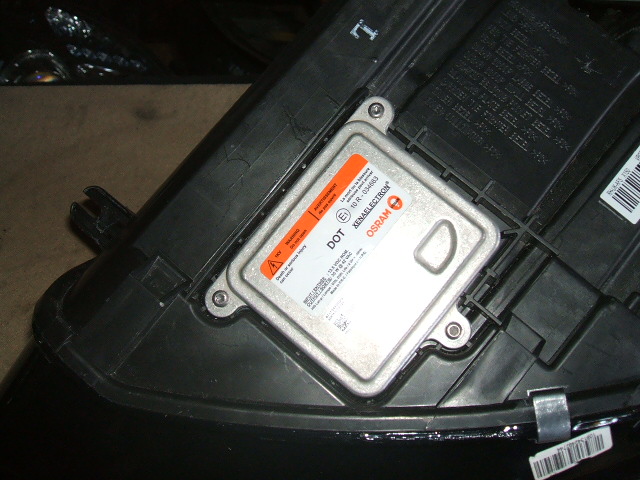 Jaguar - XK - Coupe - (2006 - 2011) - Oświetlenie / Lampa przednia  prawa Bixenon